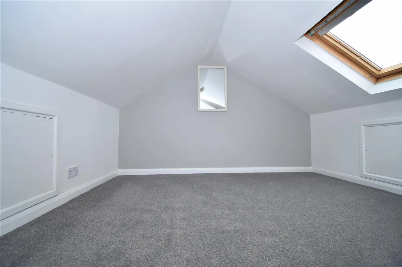Selby Road, London, photo 9