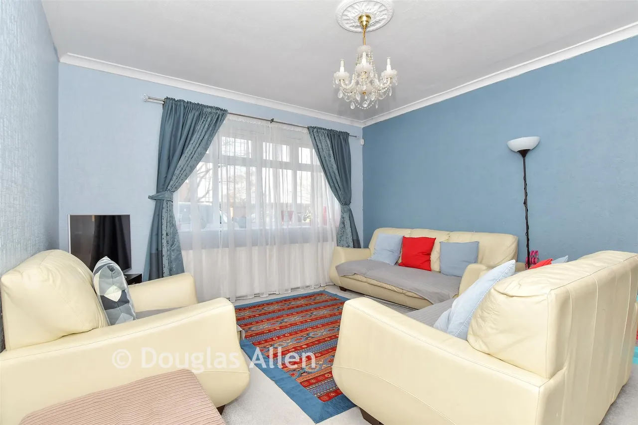Chadwell Heath Lane, Chadwell Heath, RM6, photo 17