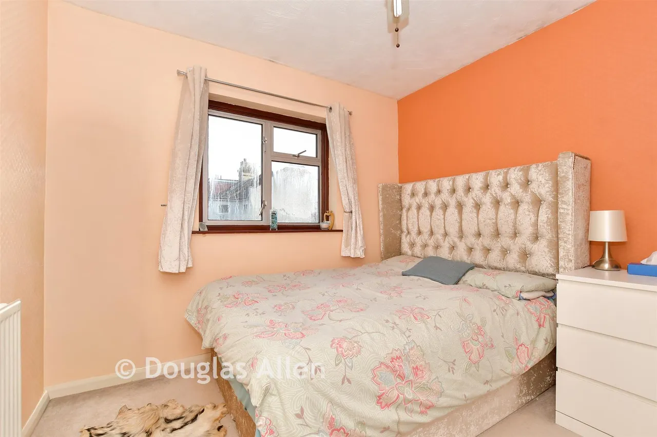 Chadwell Heath Lane, Chadwell Heath, RM6, photo 12