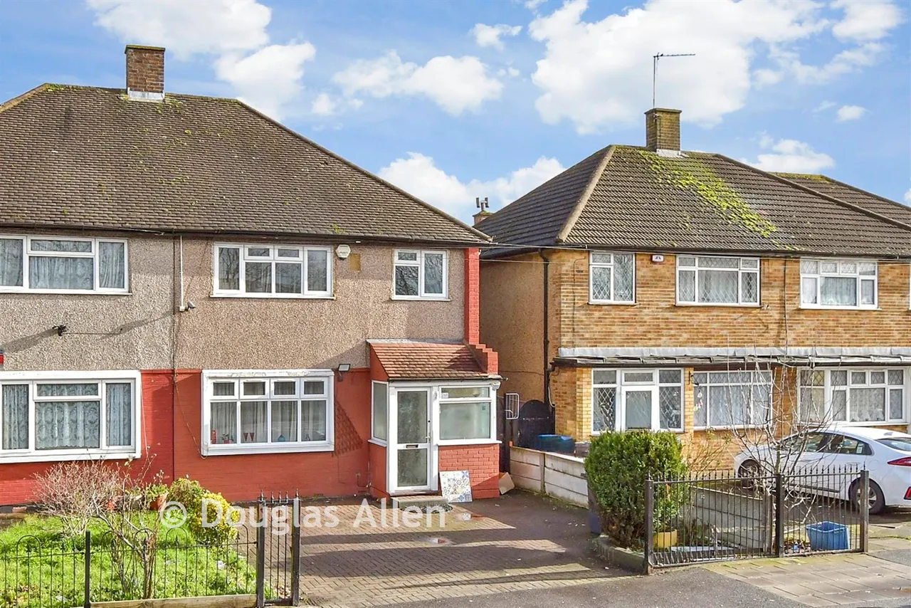 Chadwell Heath Lane, Chadwell Heath, RM6, photo 5