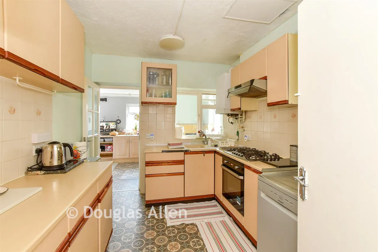 Chadwell Heath Lane, Chadwell Heath, RM6, photo 4