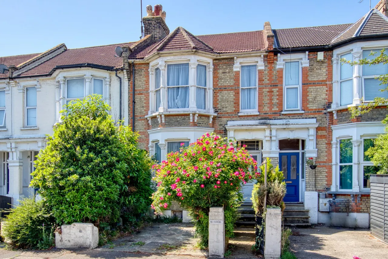 4 bed house for sale — Lonsdale Road, Wanstead