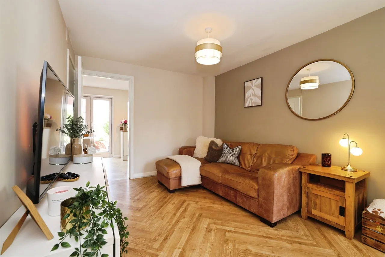 Tyddyman Close, Chippenham, SN15, photo 2
