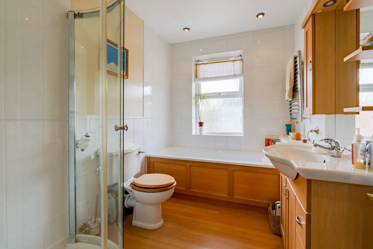 Cirencester Road, Charlton Kings, Cheltenham, GL53 8DE, photo 9