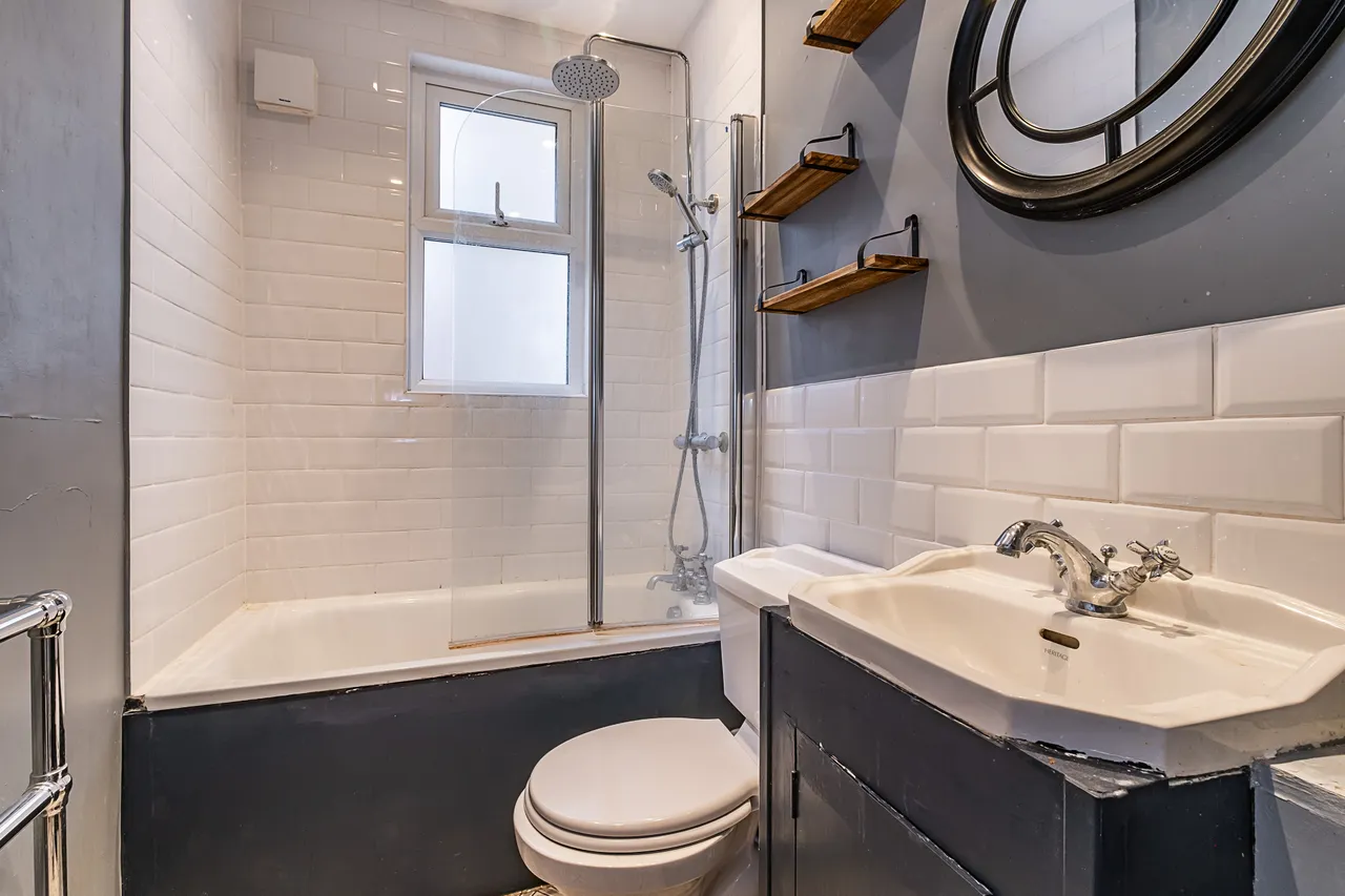 Radbourne Road, London, SW12, photo 10