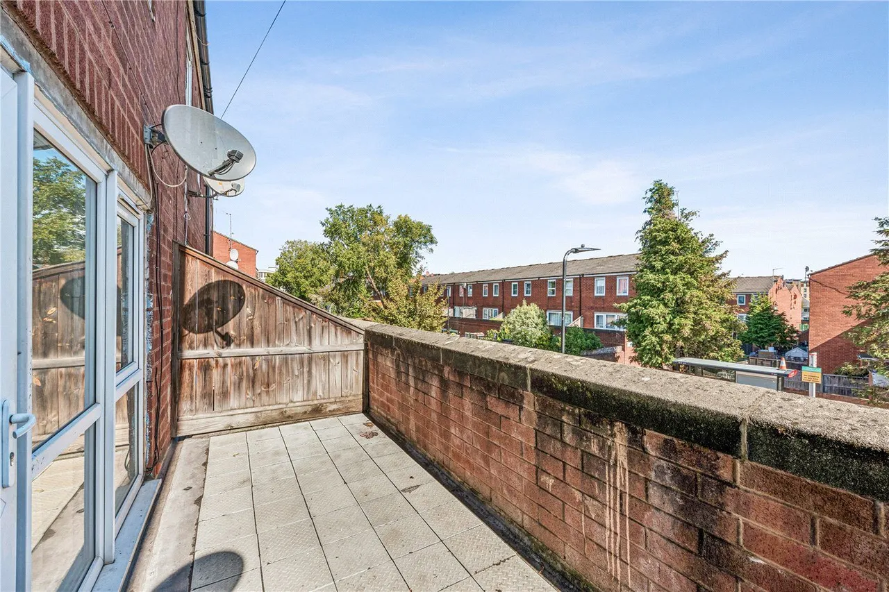 Halesworth Close, London, E5, photo 4
