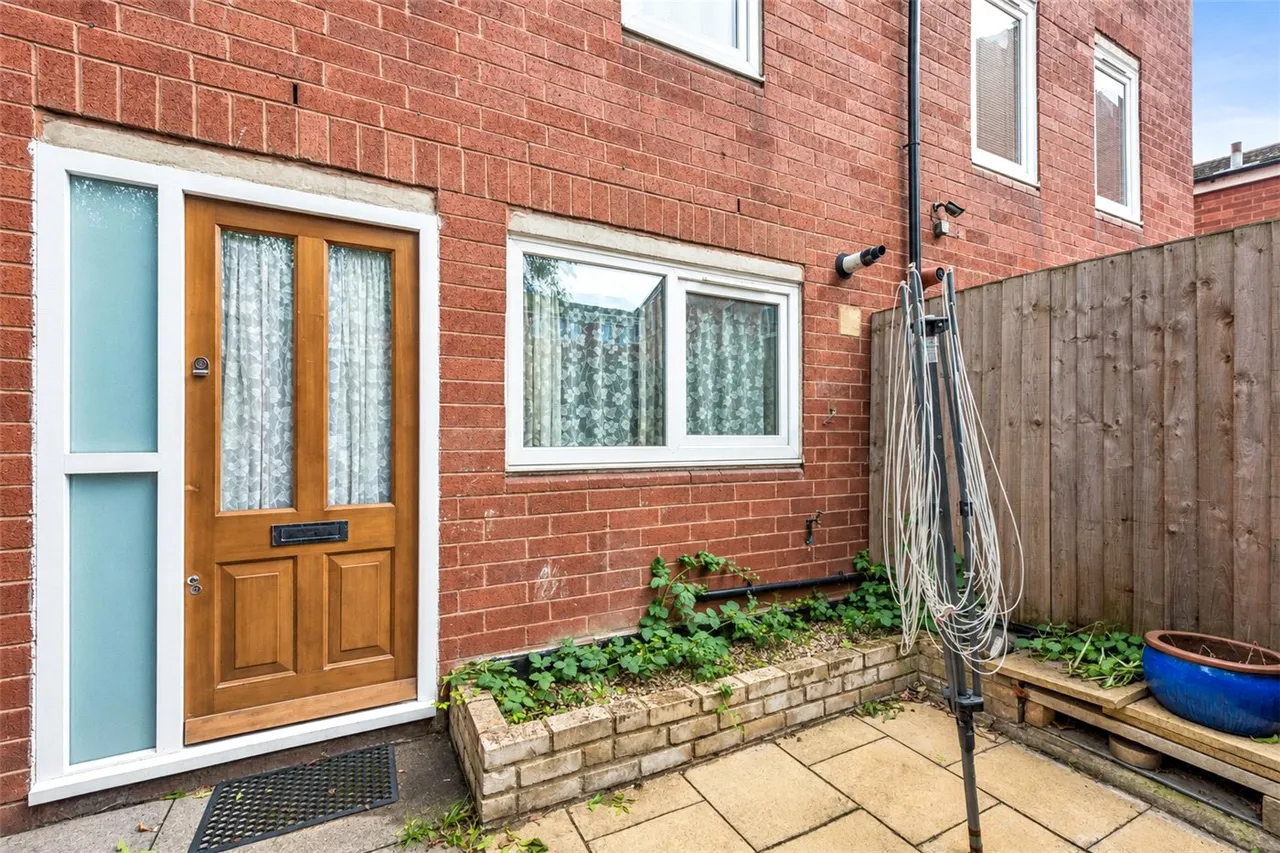 Halesworth Close, London, E5, photo 11