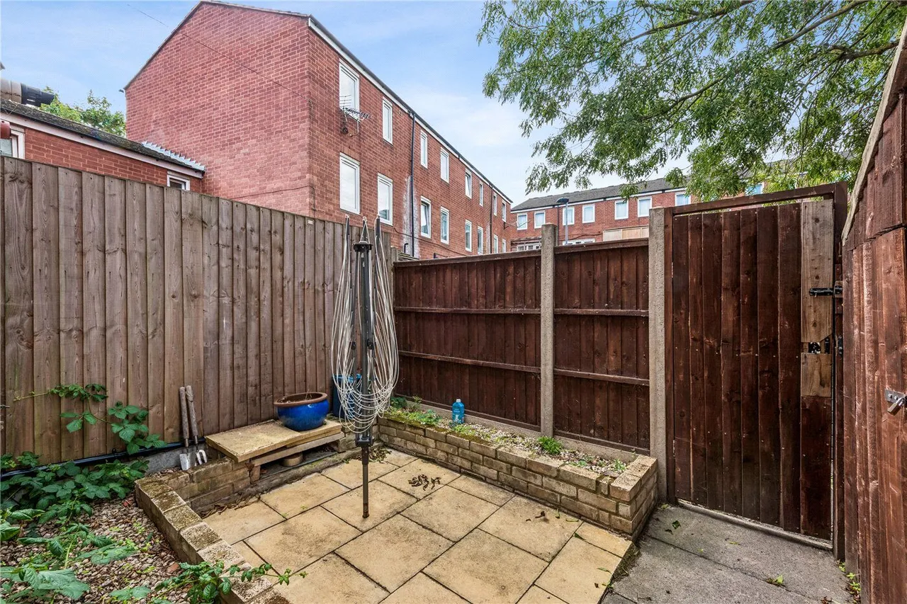 Halesworth Close, London, E5, photo 10