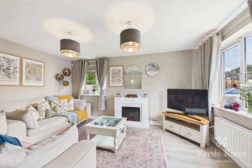 Field View Close, Holmes Chapel, Cheshire, CW4, photo 2