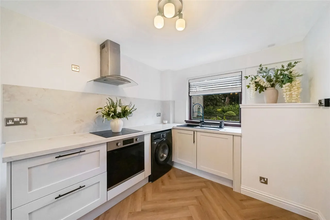 Inchwood Court, Cumbernauld, Glasgow, North Lanarkshire, G68, photo 4