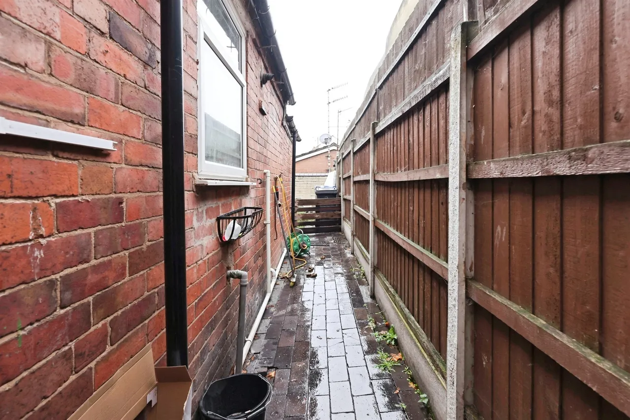 Clyde Street, Cradley Heath, B64, photo 13