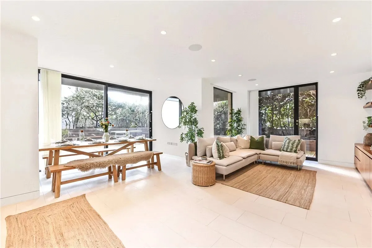 2 bed flat to rent, Oval Road, Primrose Hill, NW1