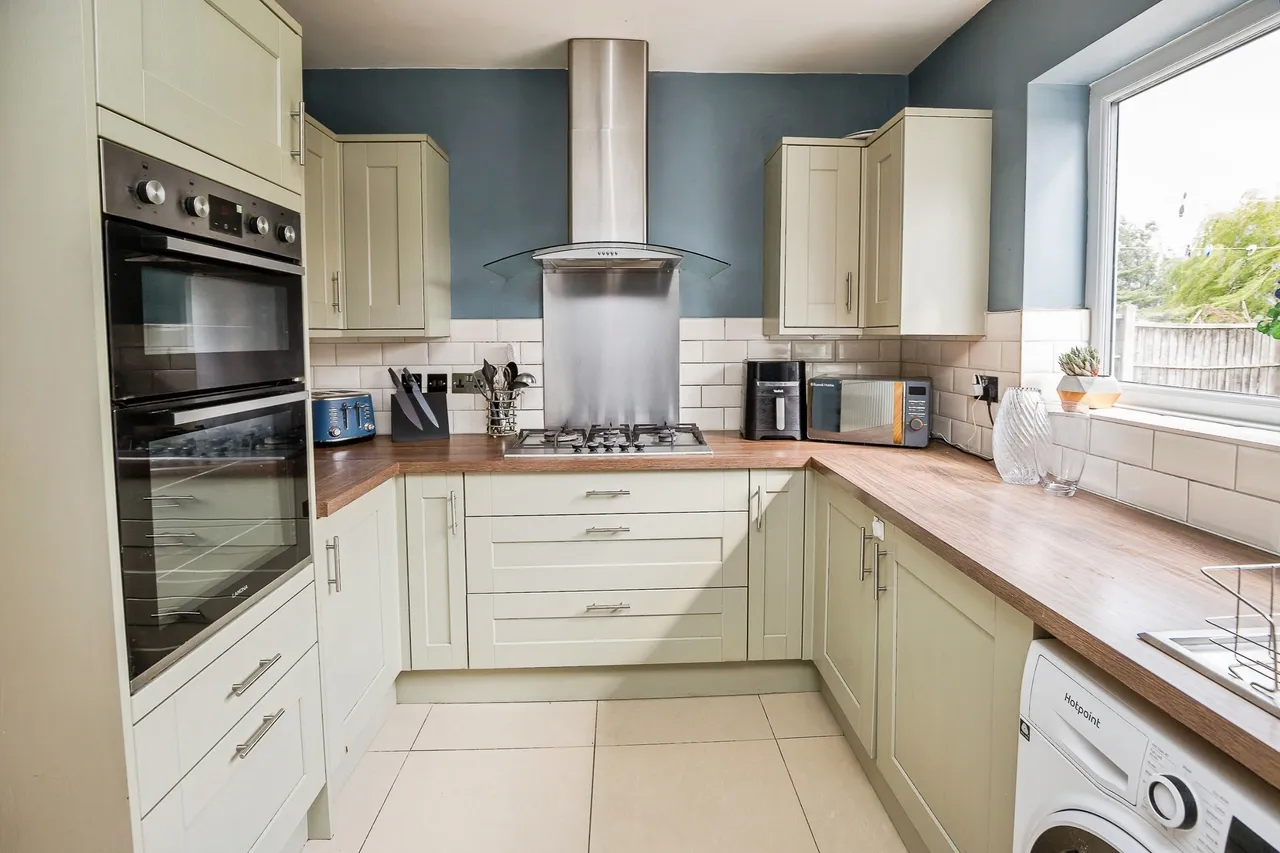 Crossley Crescent, Chester, CH2, photo 2