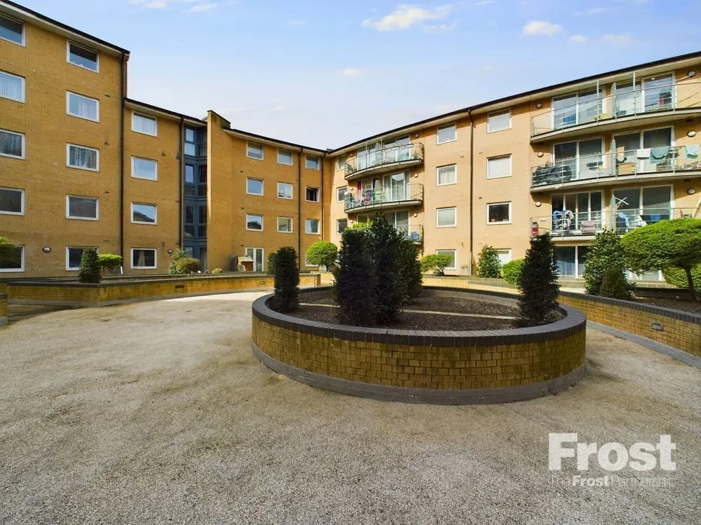 2 bed highfield road, feltham,tw13 for sale, Feltham