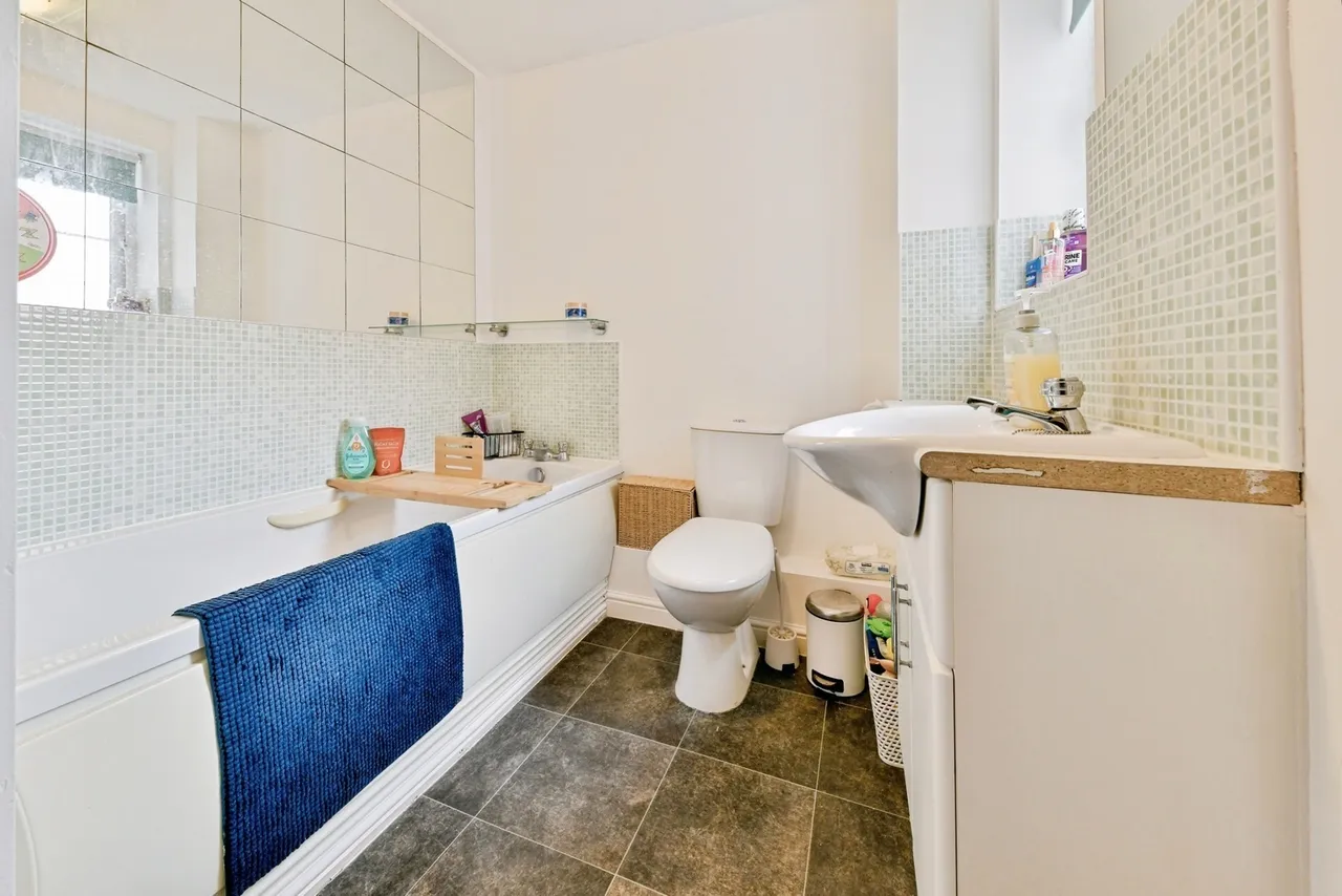 Epsom Close, STEVENAGE, Hertfordshire, SG1, photo 15