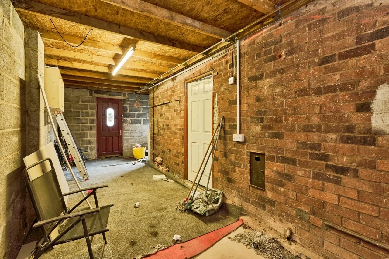 Riding Way, Willenhall, WV12, photo 26