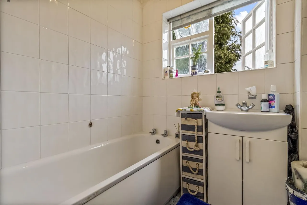 Lamorna Grove, Worthing, photo 12