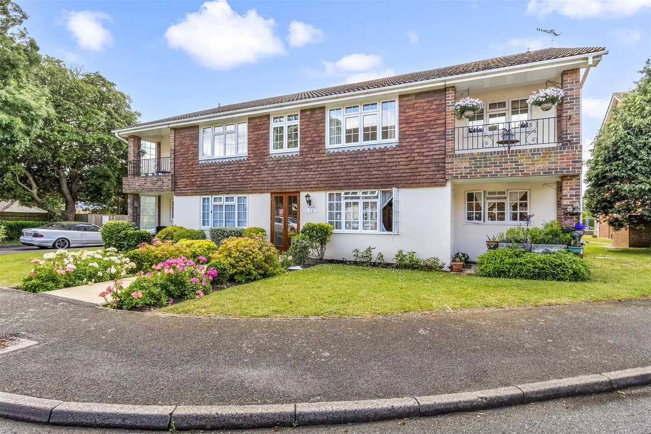 Lamorna Grove, Worthing, photo 16