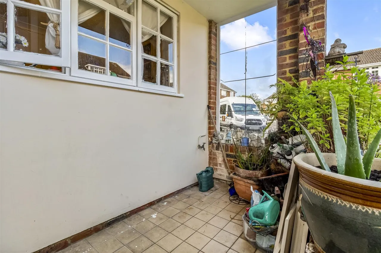Lamorna Grove, Worthing, photo 5