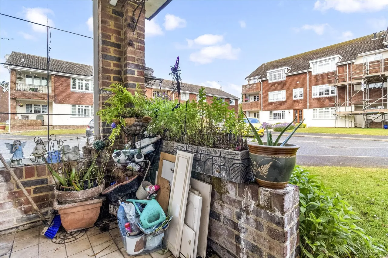 Lamorna Grove, Worthing, photo 6
