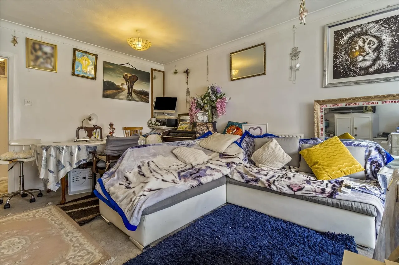 Lamorna Grove, Worthing, photo 4
