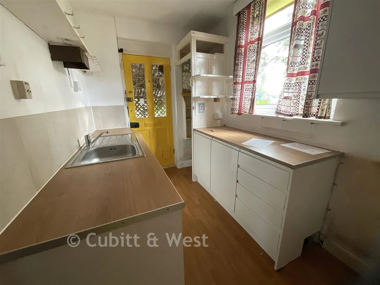 Sea Front Estate, Hayling Island, PO11, photo 2