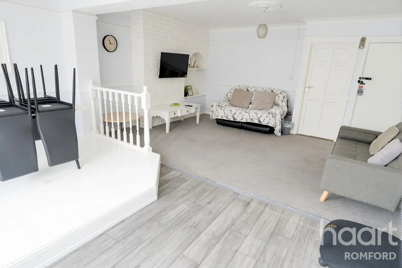 Rosedale Road, RM1, photo 8