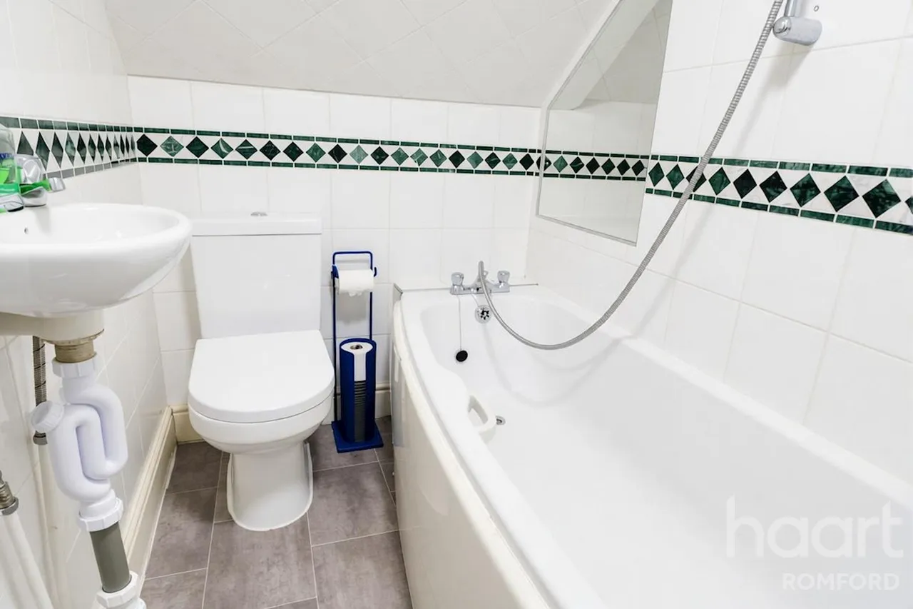 Rosedale Road, RM1, photo 21