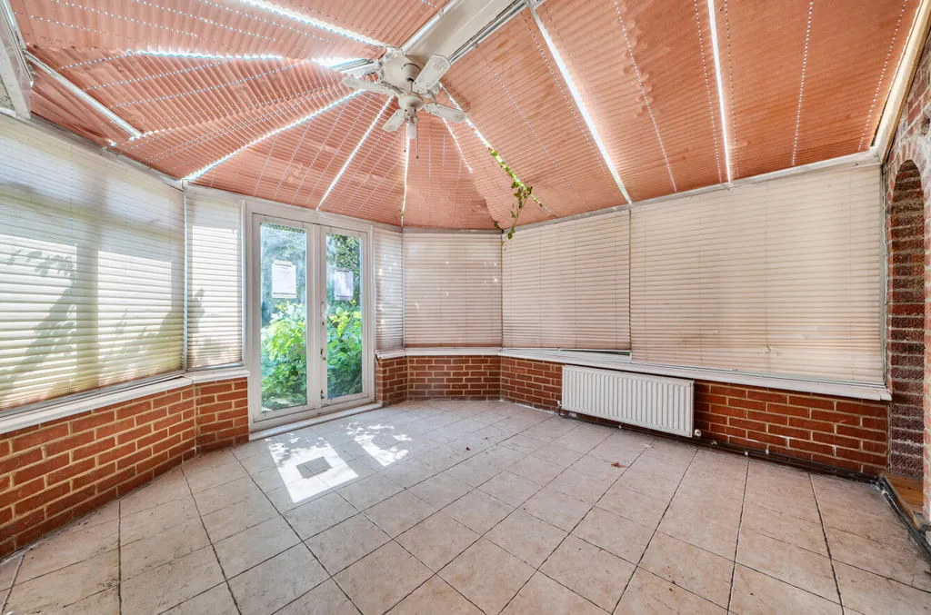 Pampisford Road, Purley CR8 2NF, photo 10