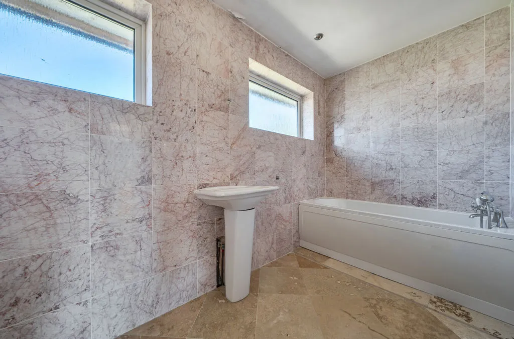 Pampisford Road, Purley CR8 2NF, photo 18
