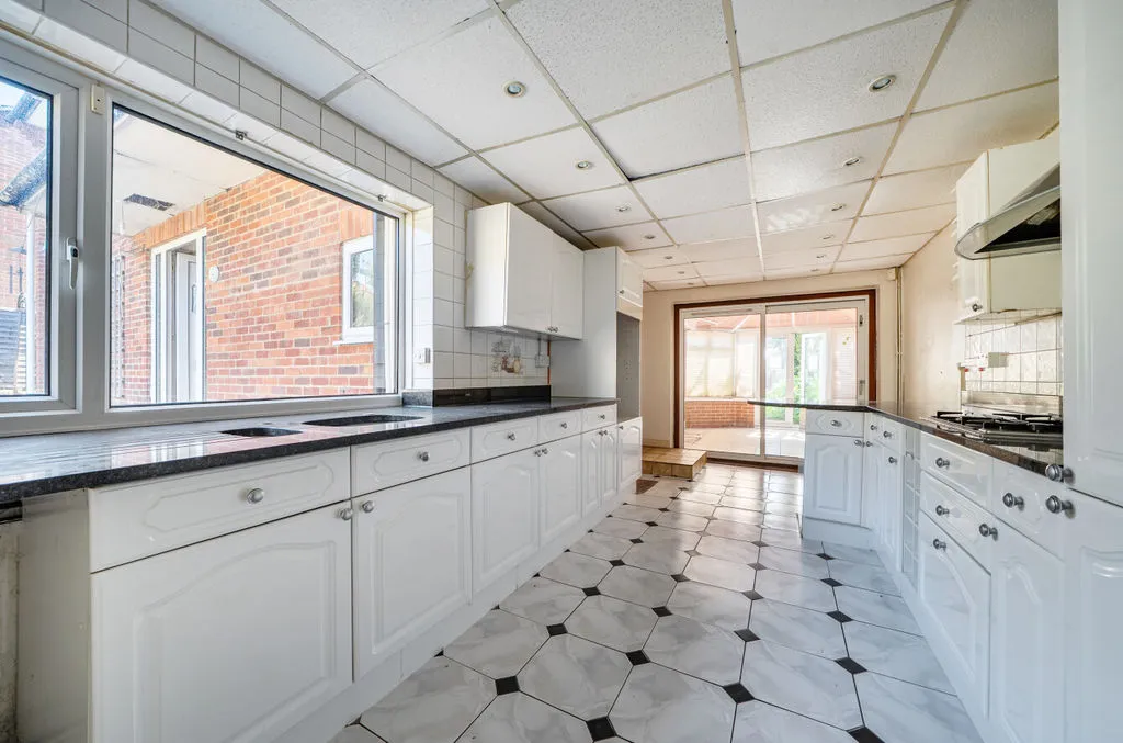 Pampisford Road, Purley CR8 2NF, photo 6
