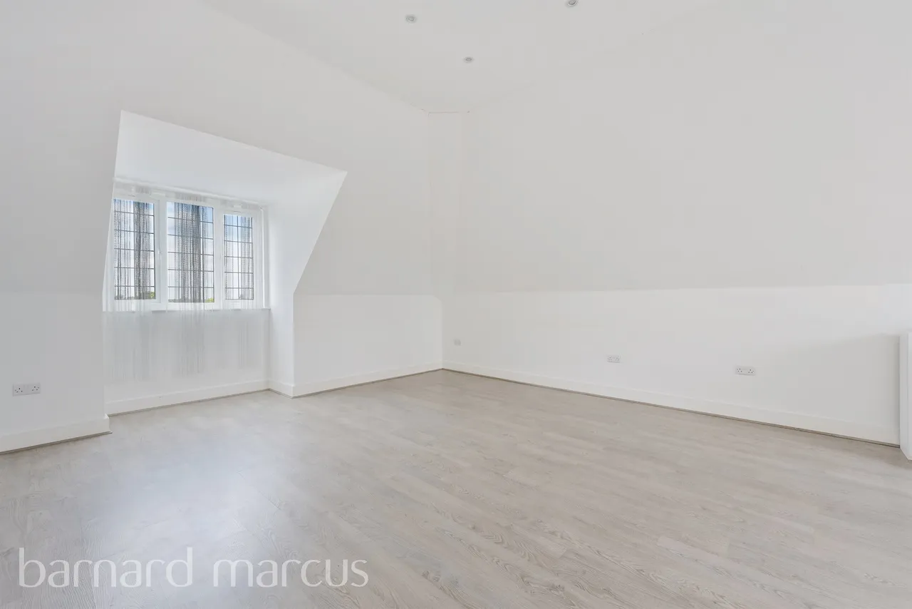 Ruxley Lane, Epsom, KT19, photo 8