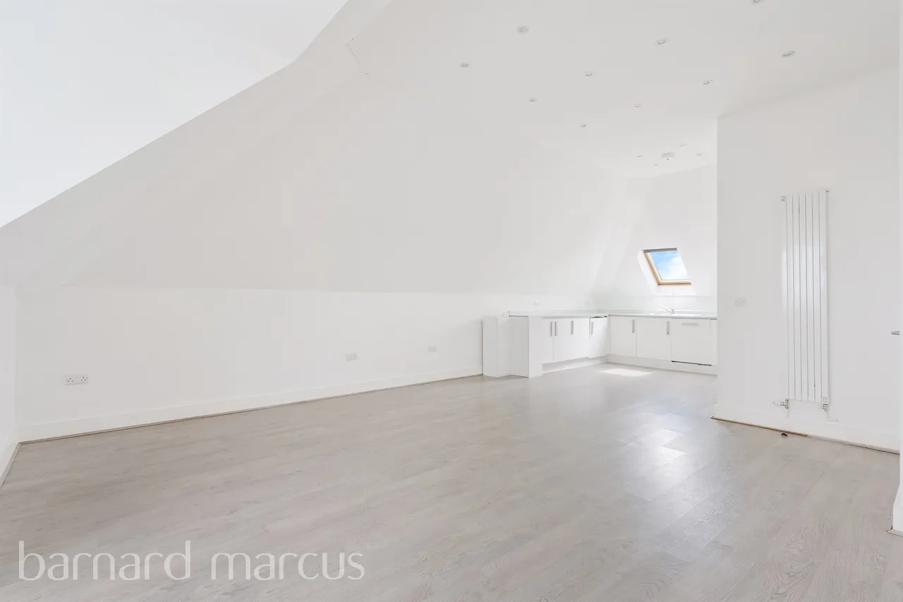 Ruxley Lane, Epsom, KT19, photo 3
