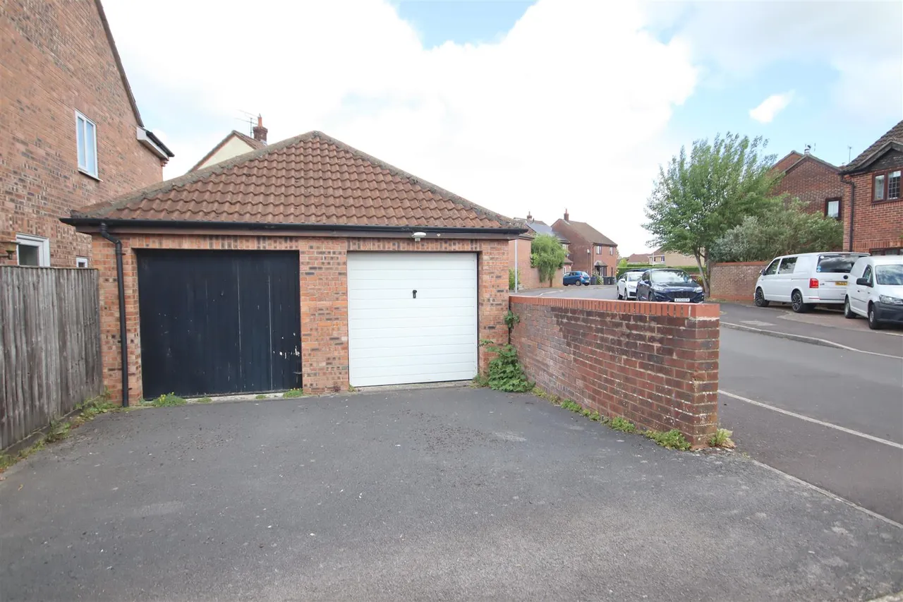 Hatherell Road, Chippenham, photo 19