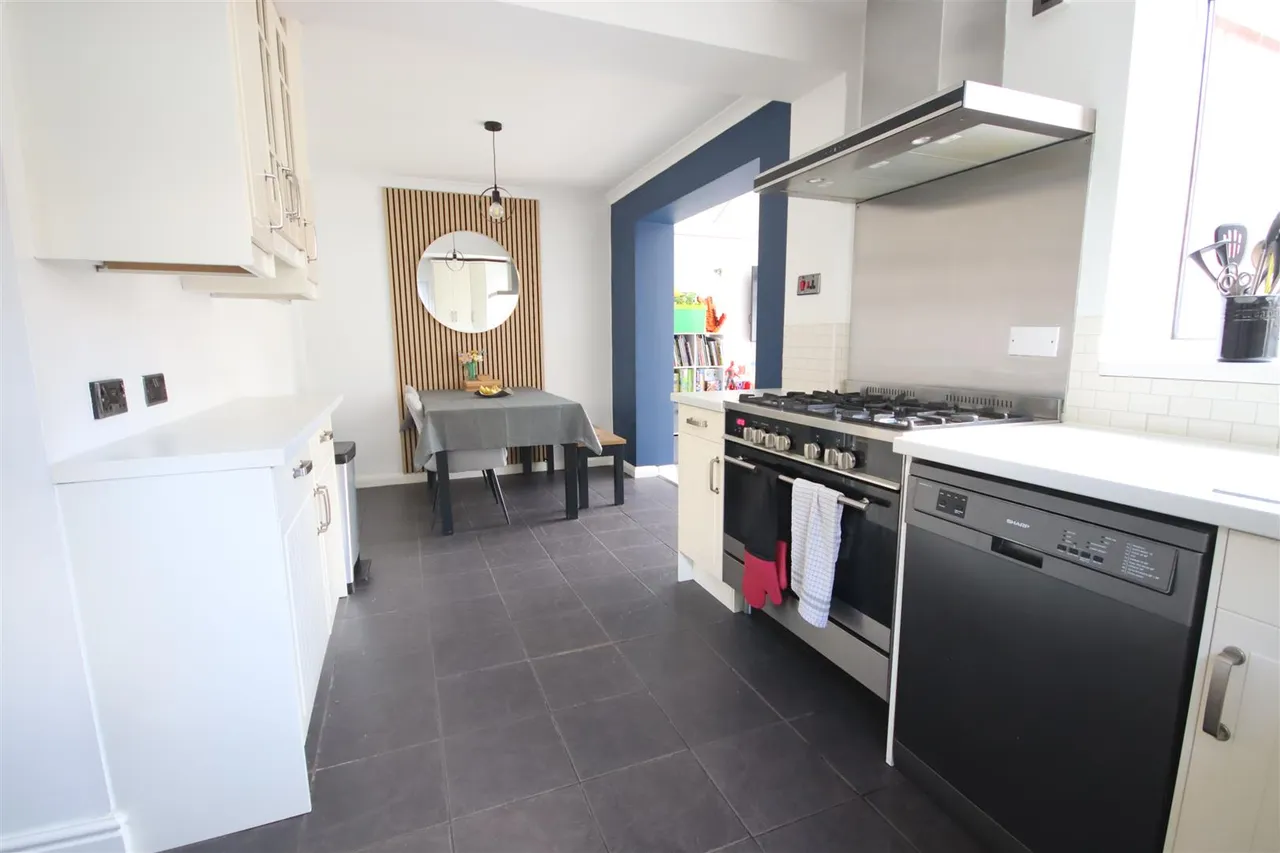 Hatherell Road, Chippenham, photo 6