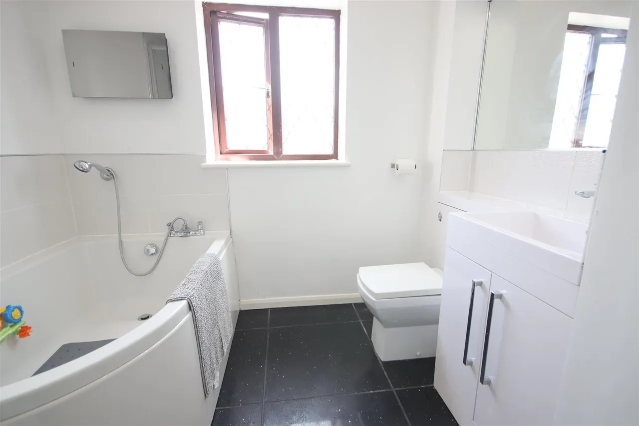 Hatherell Road, Chippenham, photo 15