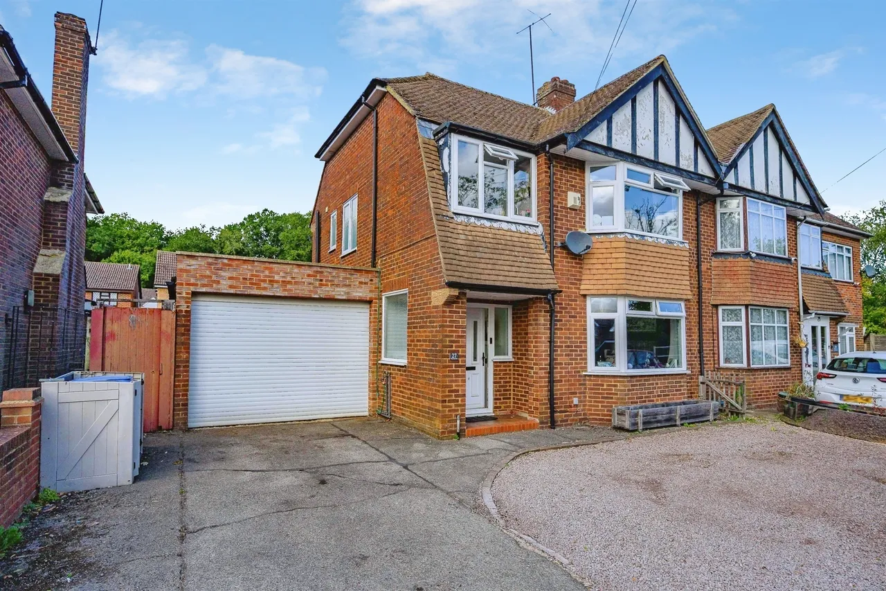 Wood Lane, End, HP2, photo 13