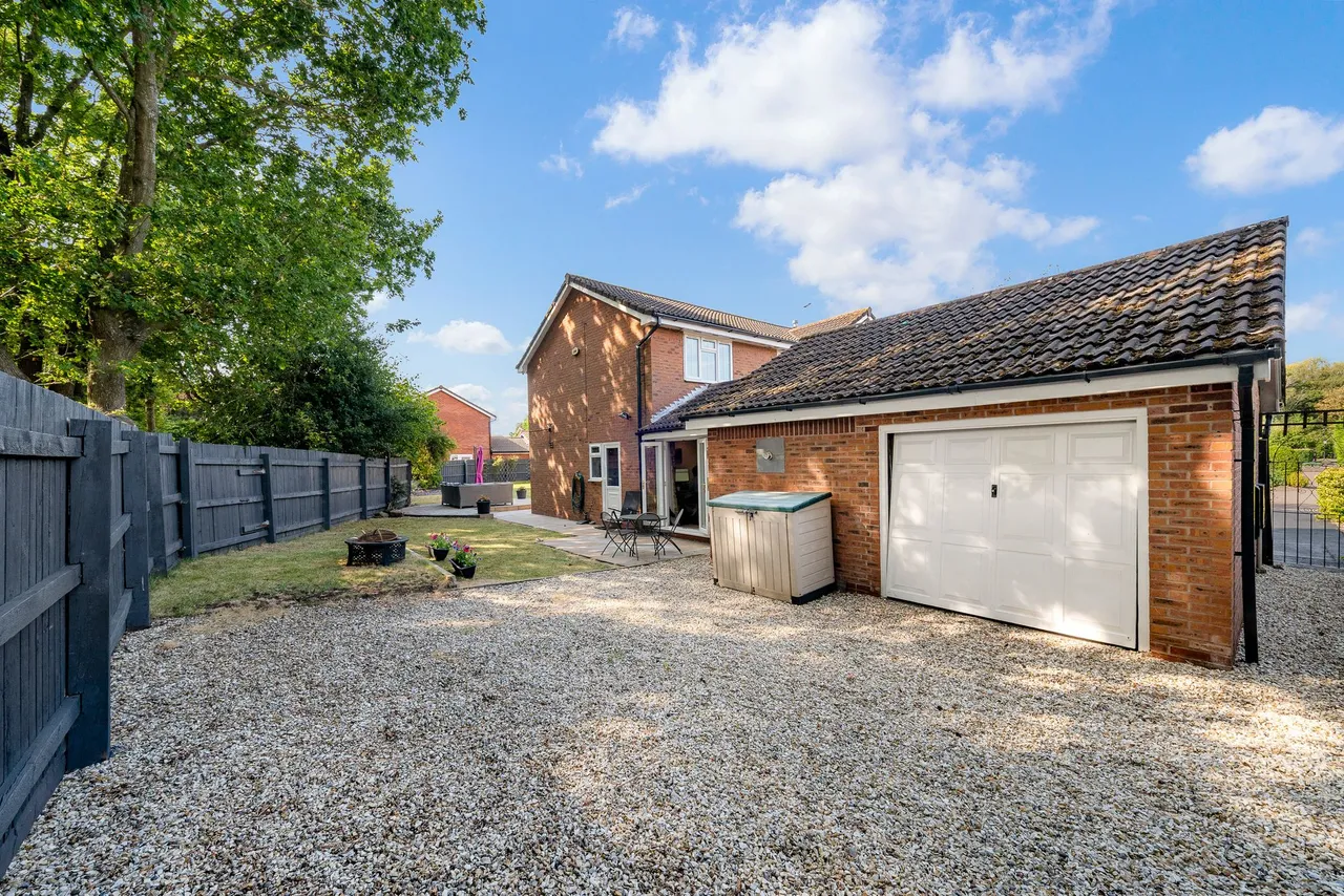 Dorchester Park, Runcorn, WA7 1QB, photo 31