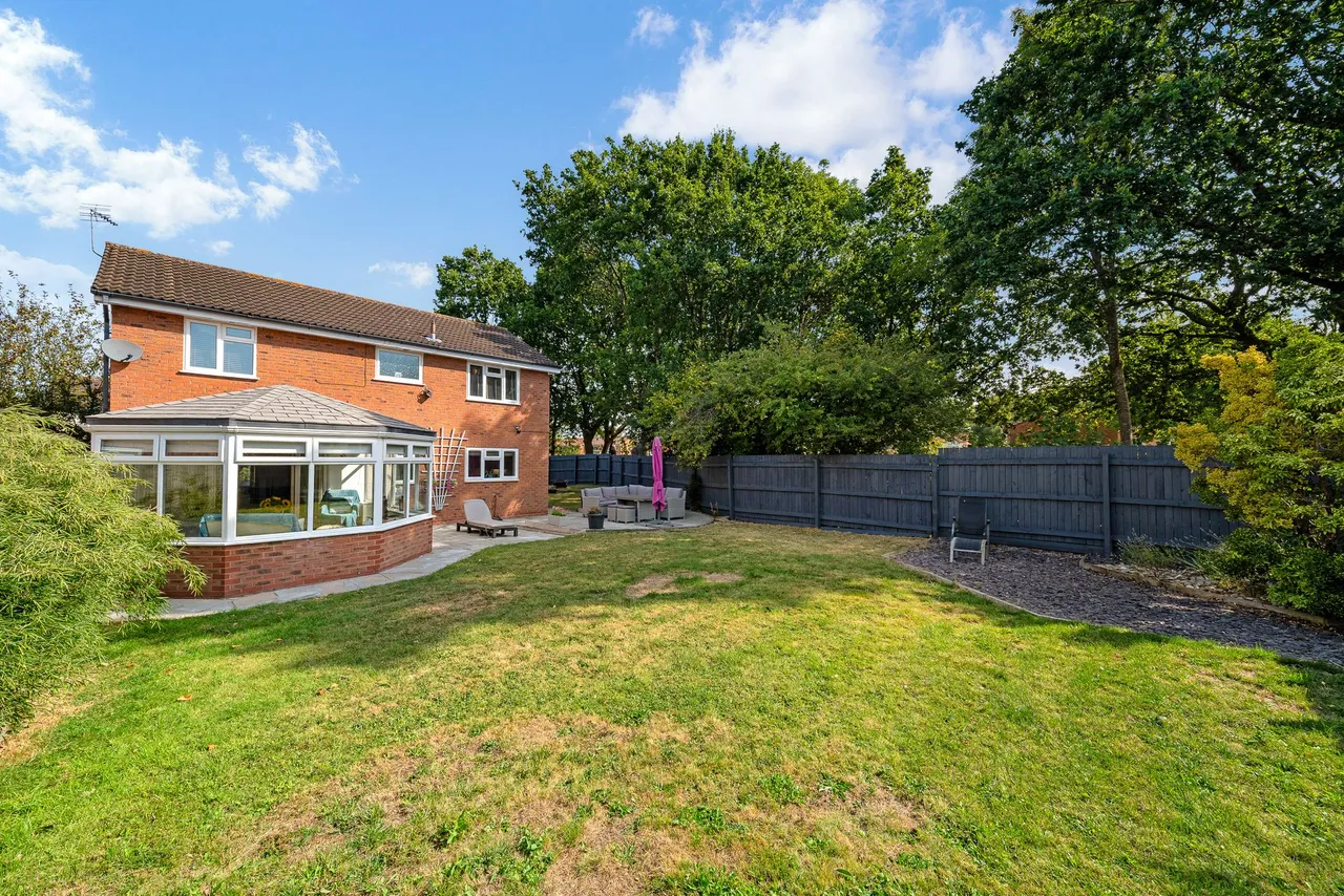 Dorchester Park, Runcorn, WA7 1QB, photo 26