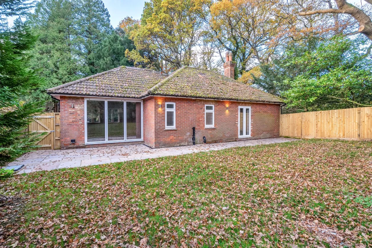Merrywood Lane, Thakeham, RH20, photo 24
