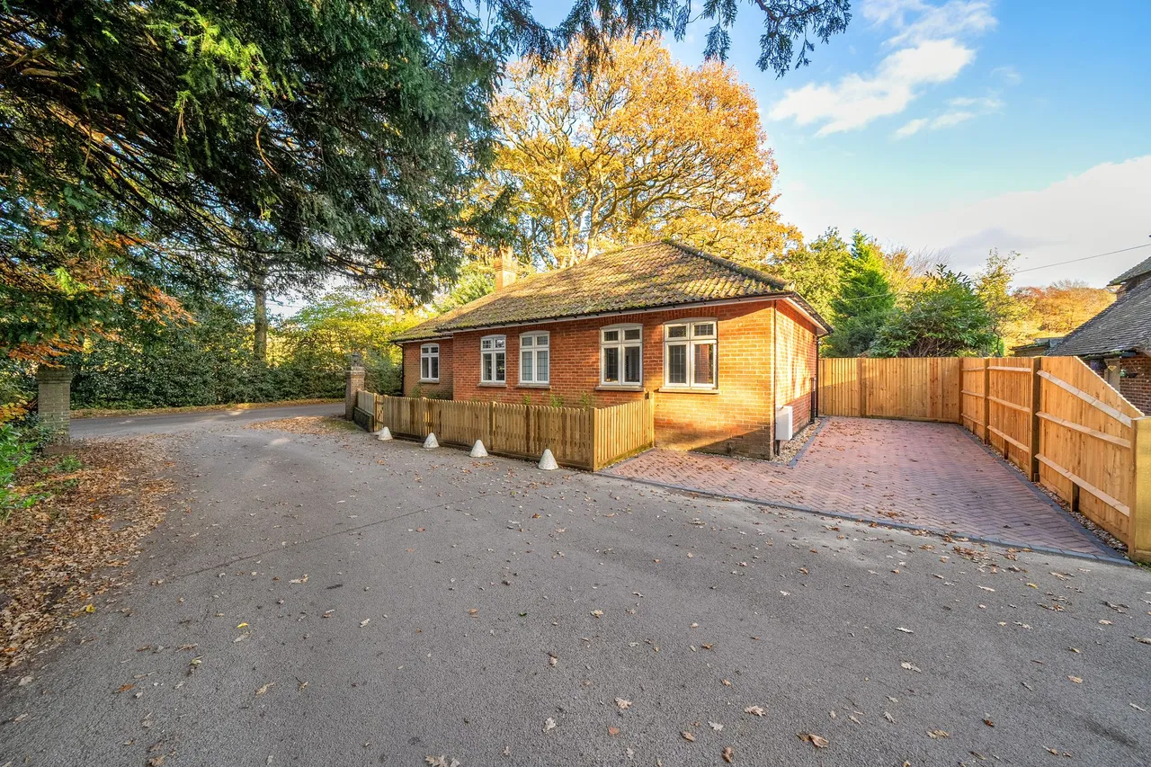 Merrywood Lane, Thakeham, RH20, photo 22