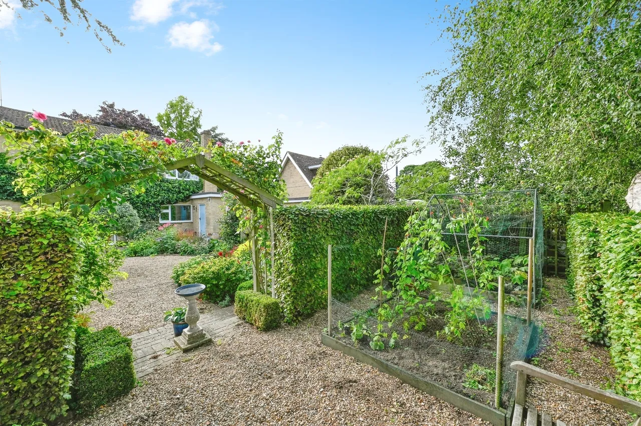 Cedar Grove, North Runcton, PE33, photo 17