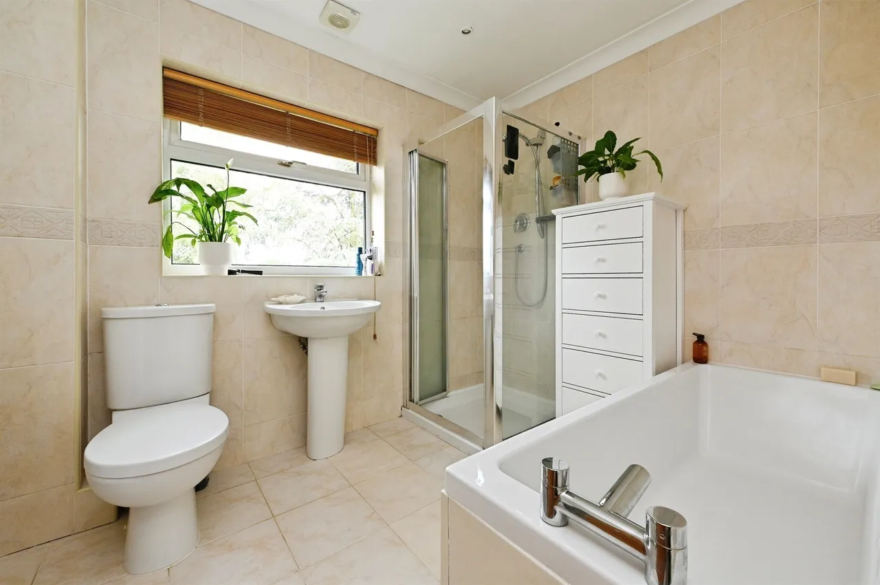 Cedar Grove, North Runcton, PE33, photo 12