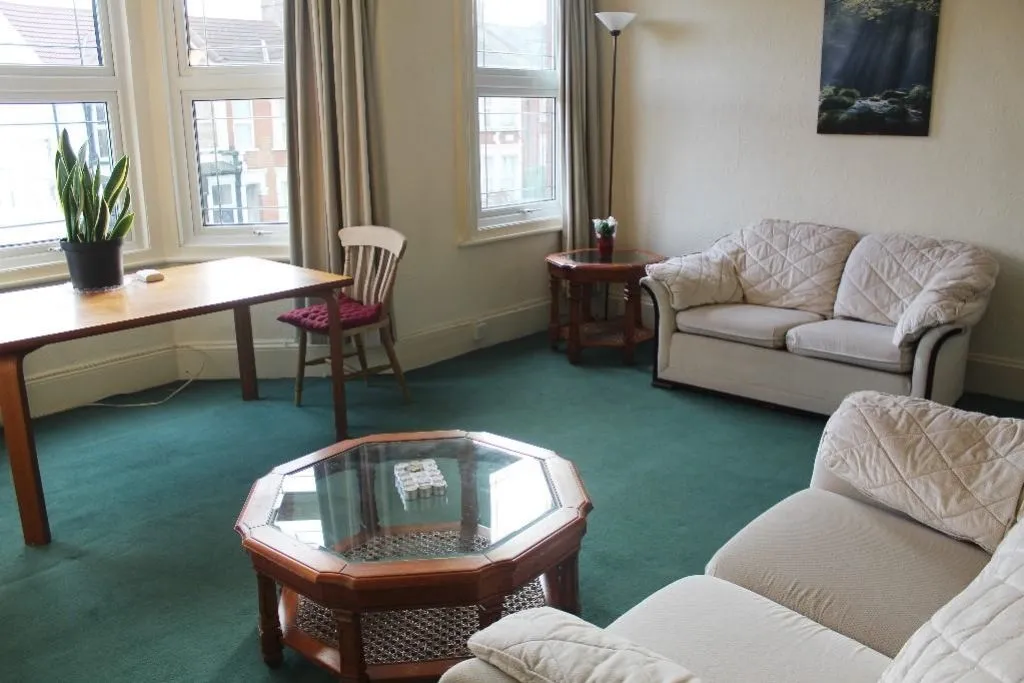 1 bed flat for sale, Squires Lane, London, N3