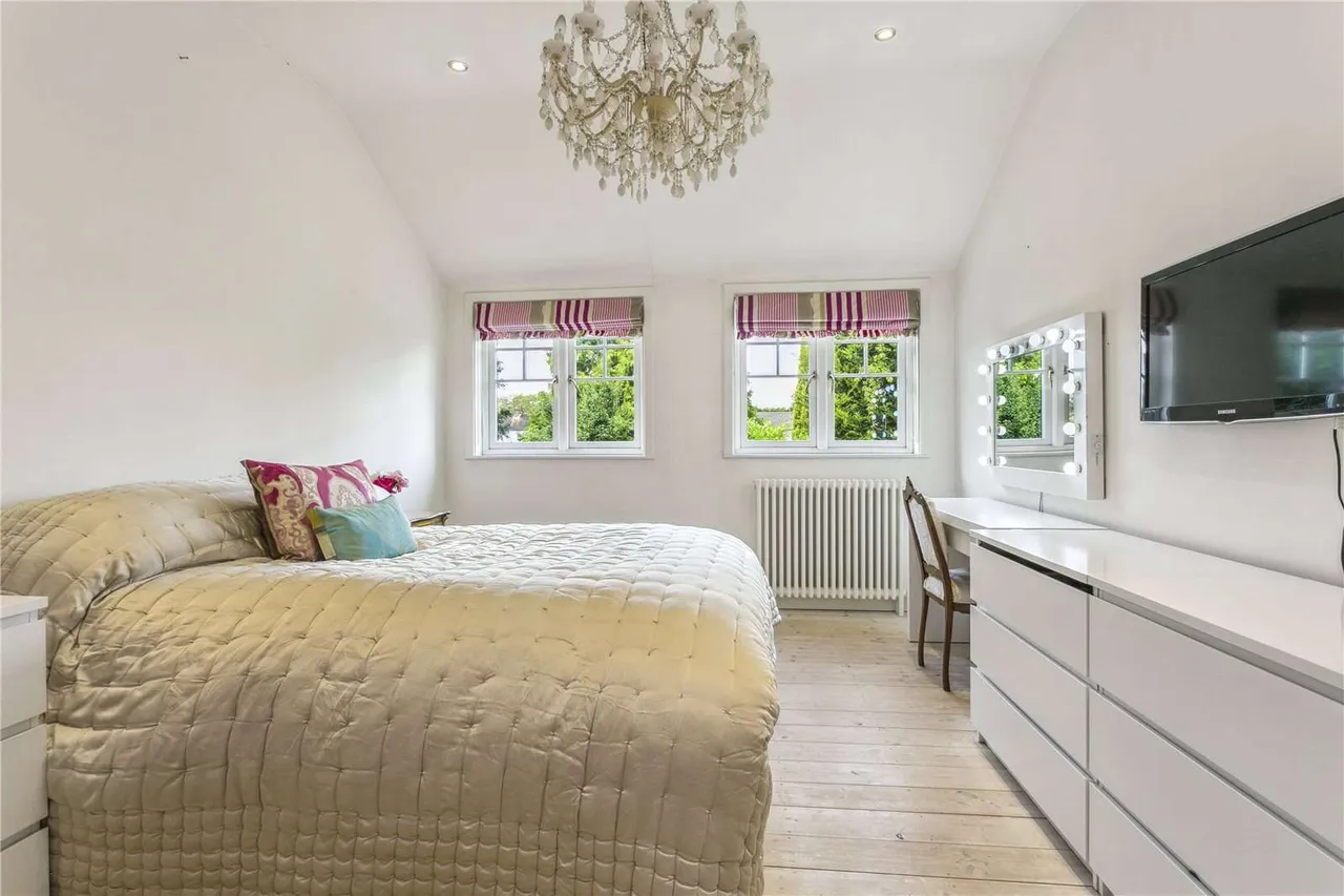 Templewood Lane, Farnham Common, SL2, photo 7