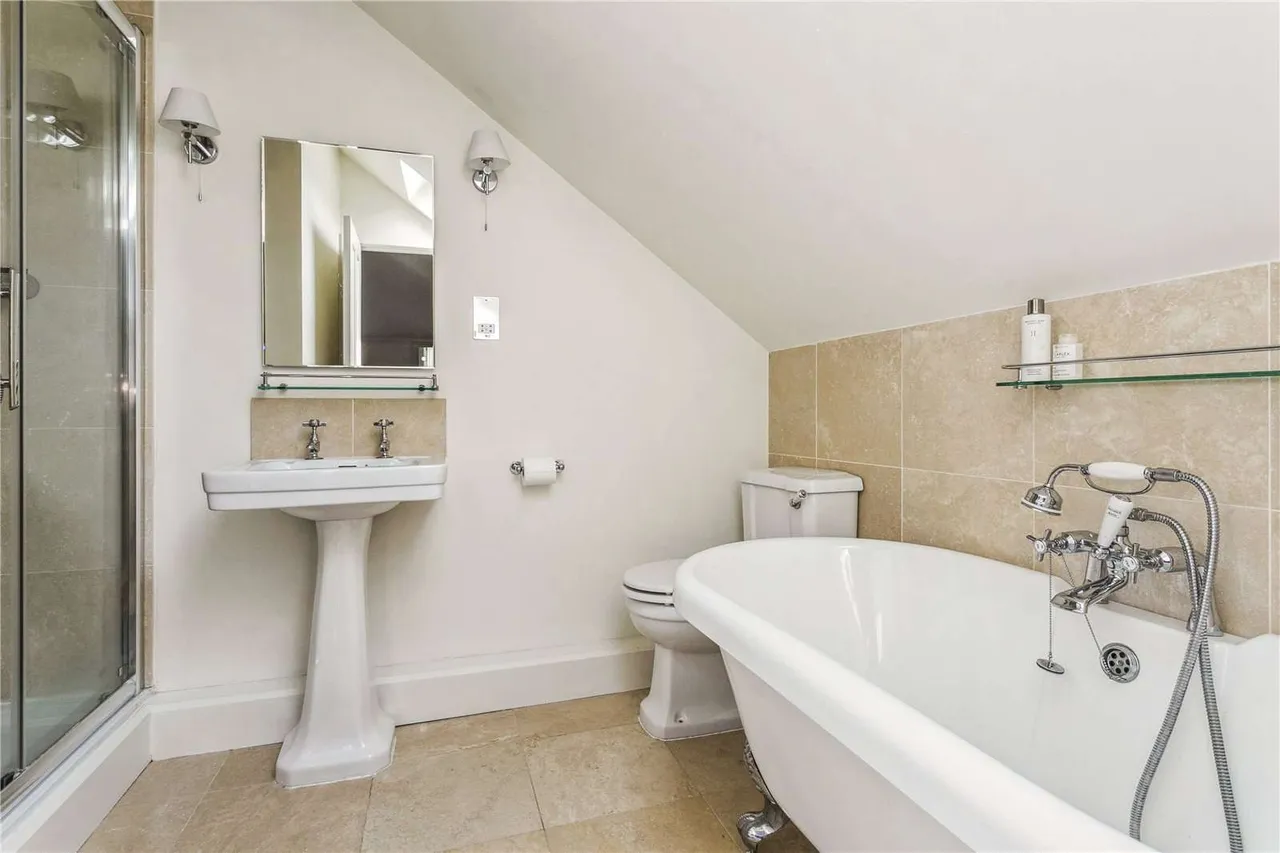Templewood Lane, Farnham Common, SL2, photo 9