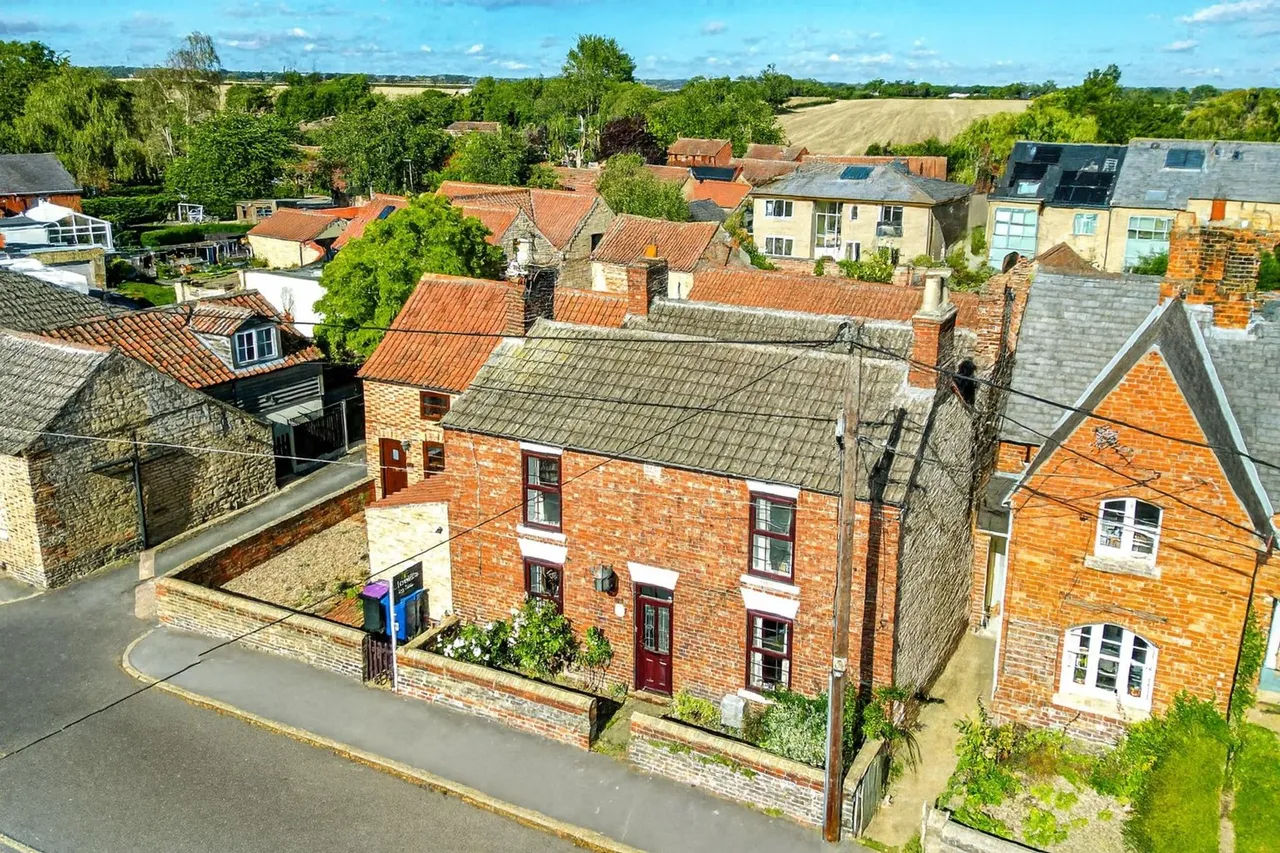 4 bed house for sale, High Street, Reepham, LN3