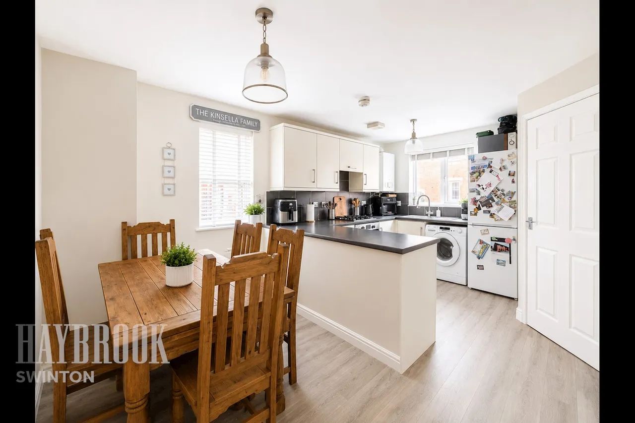 Smithy Croft, Bolton Upon Dearne, photo 4