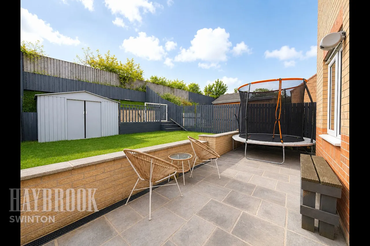 Smithy Croft, Bolton Upon Dearne, photo 12