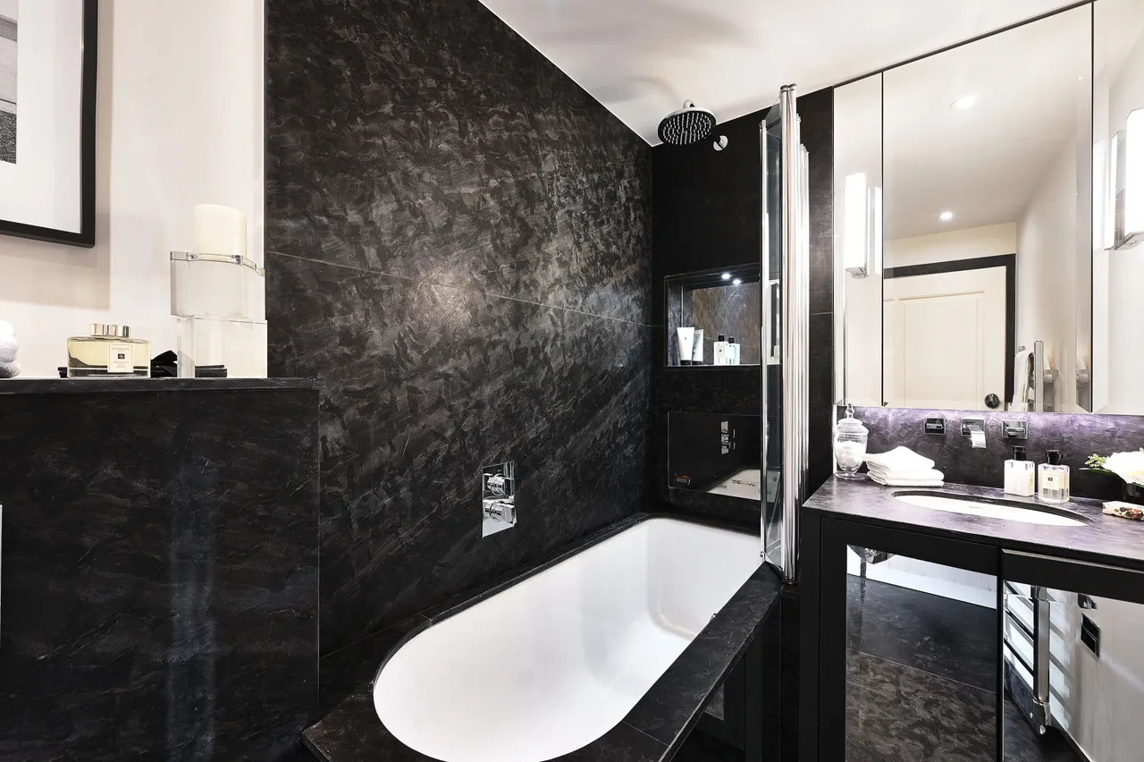 Flat 8, 161 Fulham Road, London, photo 7